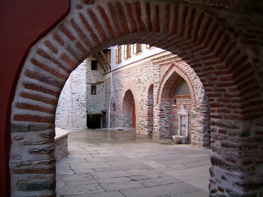 Мир православия,Склоняя головы.