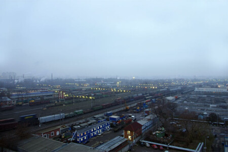 А из нашего окна паравозина видна!