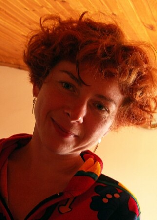 Портрет в красных тонах