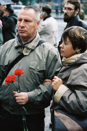 Две гвоздики для Анны...