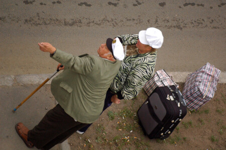 Такси едет...