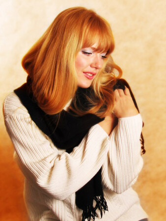 В тепло-золотистом