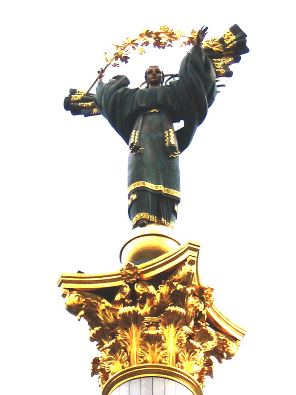 Красавица на Майдане Незалежности!)