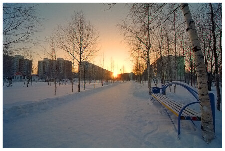 Банальная зимне-морозно закатно городская