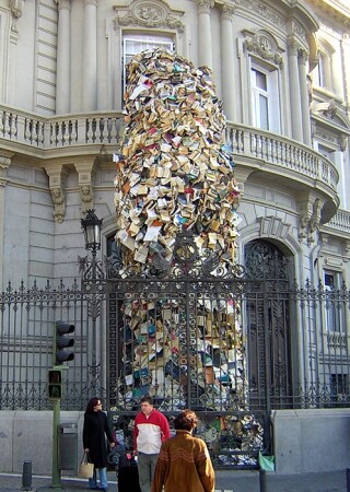 Книжная лавина