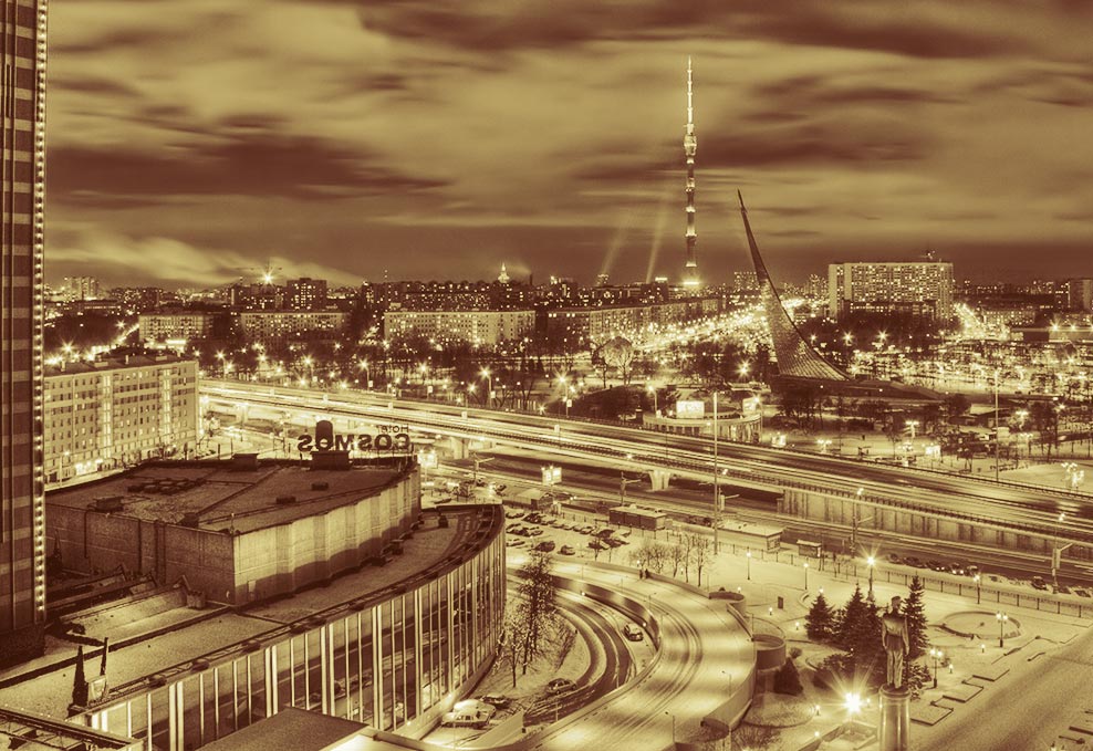 Новогодняя Москва, ночь.