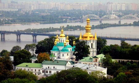 Храм на Дальних пещерах и Дарница.