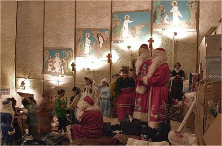 В храме