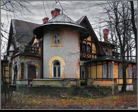 Брошенный дом или время берет свое