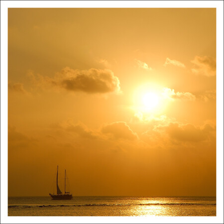 Уходящая в закат ...