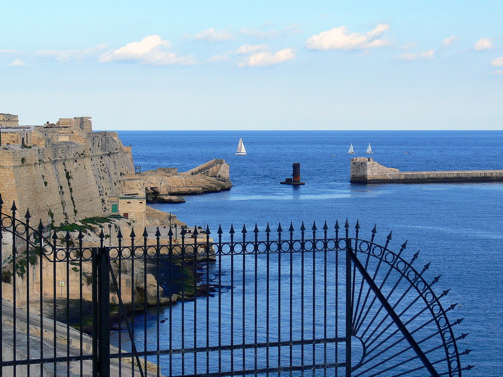 Малый вход в Grand Harbour