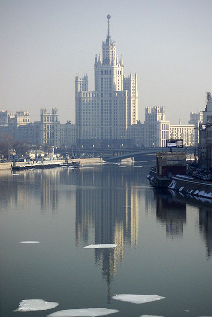 В городе весна.