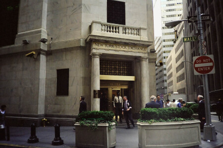 Вход со двора. Фондовая биржа (NYSE). New York (NY)