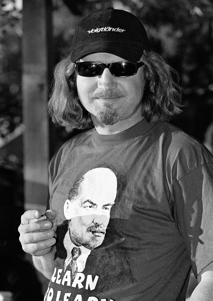 Мой друг весёлый парень.....