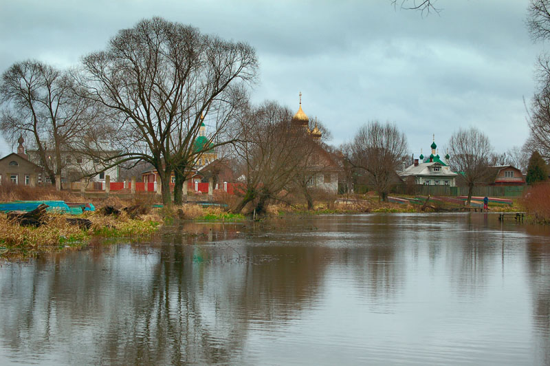 Осенний день на берегу Трубежа