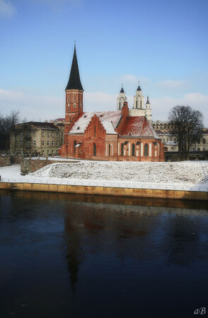 Храм над рекой