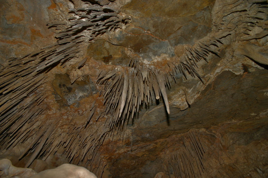 Сталактиты Mitchell Caverns, Mojave Desert, CA