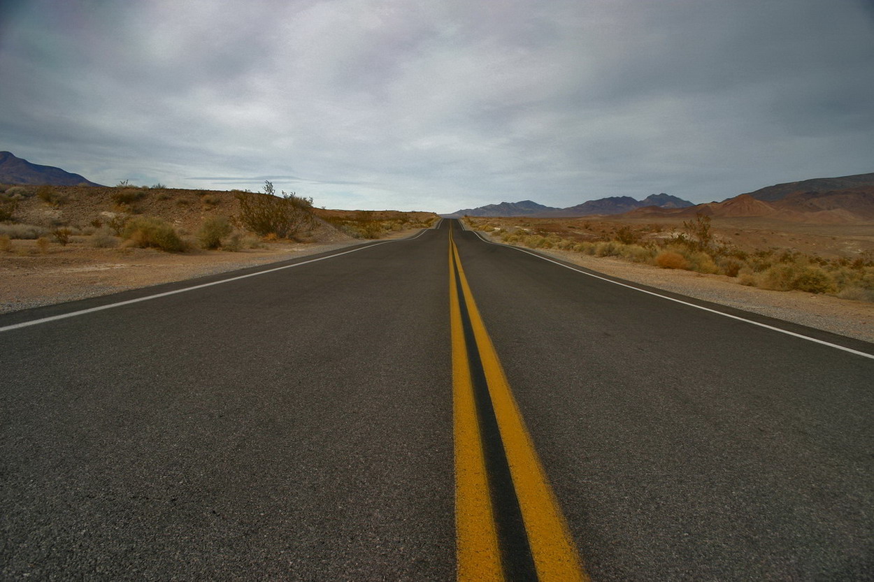 Дорога в Долину Смерти ( Death Valley, CA)