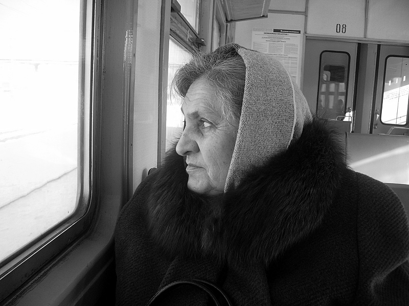 медлено дорога уплывает вдаль.....(пассажирка)