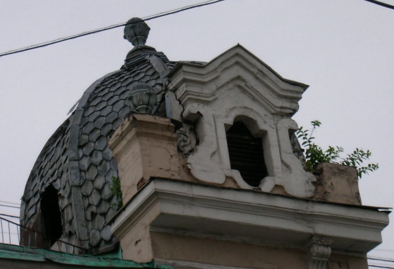 Возможно там живет Карлсон..