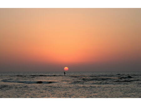 Рыбак на закате