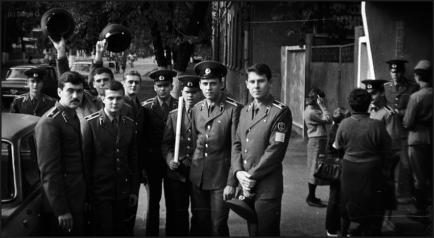 С праздником, мужики! (Киев, 1988г.)