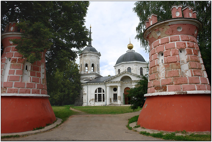 Домовая церковь Гончаровых.
