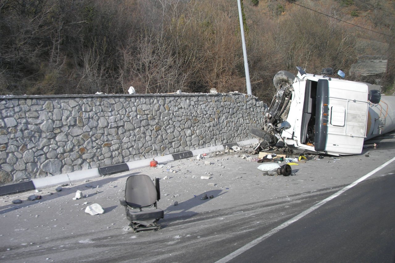 Авария недалеко от Фороса (06.03.2007)