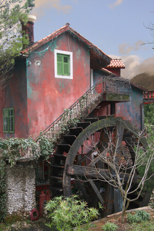 Дом с приведениями.