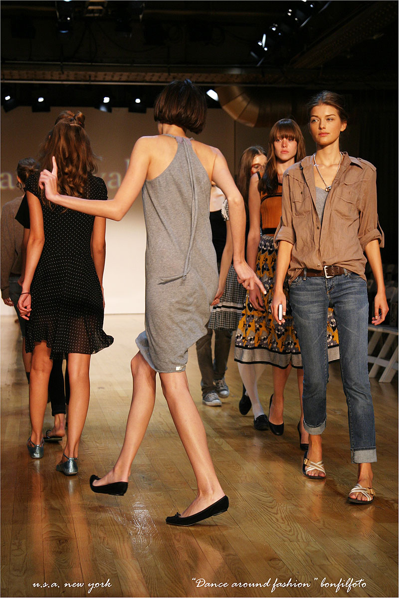 &quot;DANCE AROUND FASHION&quot; NEW YORK