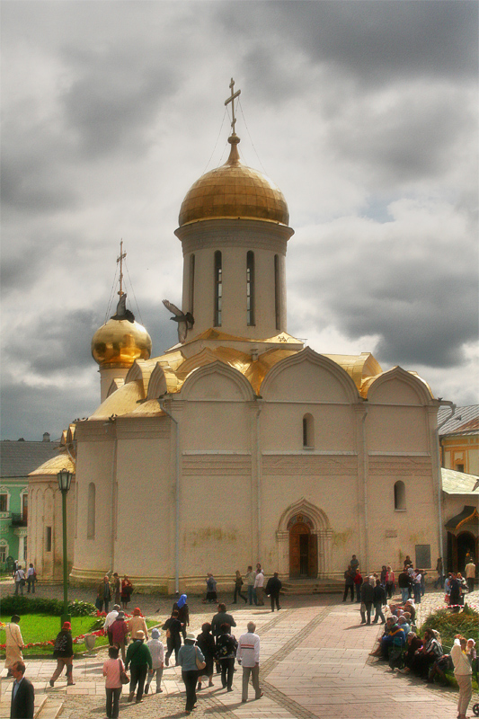 Голуби над Лаврой