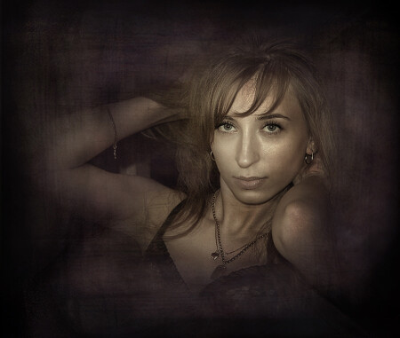 Из сиреневой темноты