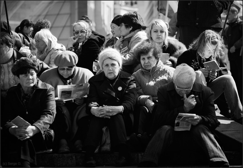 Безрадостная фотография, Киевская, митинговая