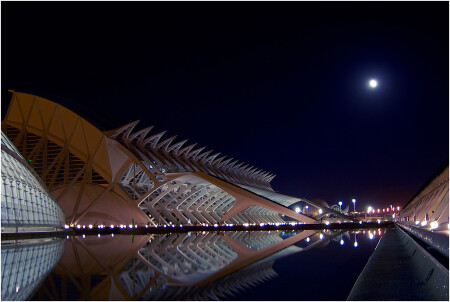 Луна над Валенсией