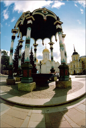 В Лавре, под сенью