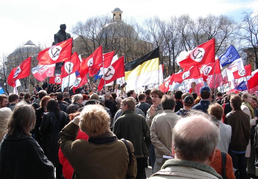 ПРАВЫЕ - ЛЕВЫЕ, ЛЕВЫЕ - ПРАВЫЕ