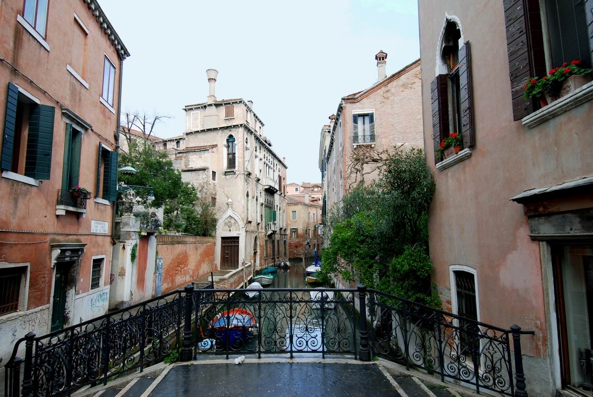 Fondamenta Van Axel o De Le Erbe. Palazzo Soranzo. Cannaregio.