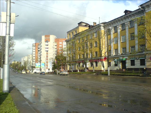Улица Николаева после дождя