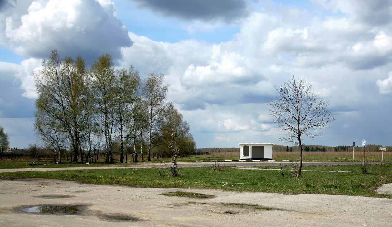 Автобусная остановка в деревне