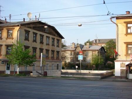 Метро в трехэтажном городе
