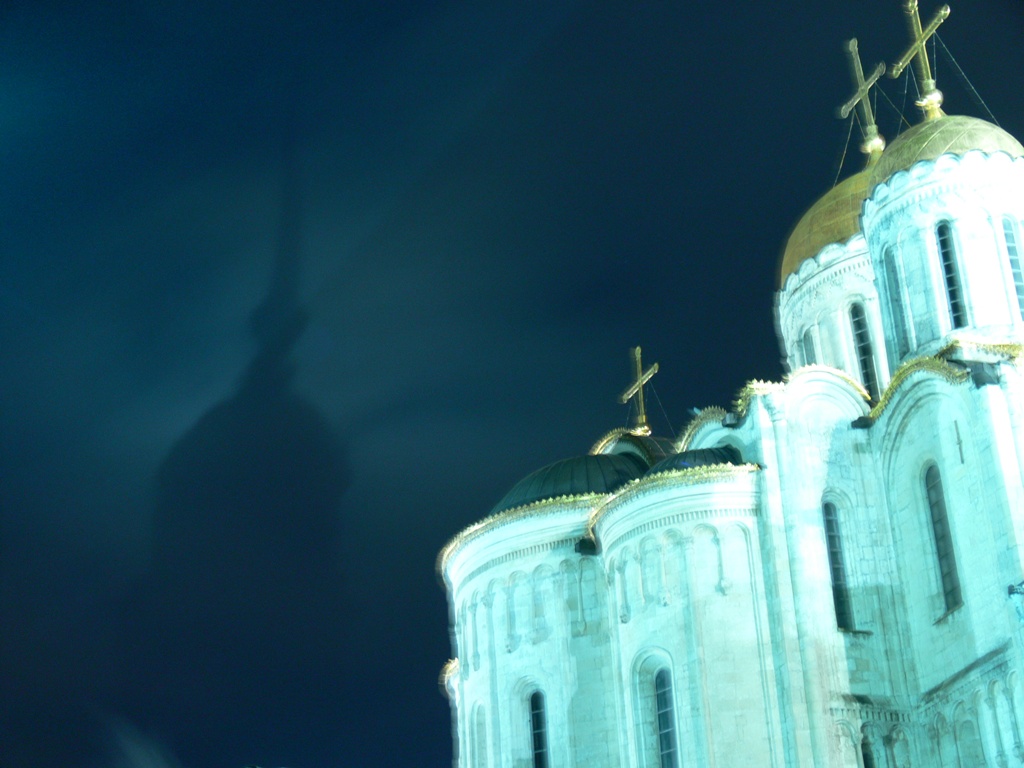 Тень креста на небе
