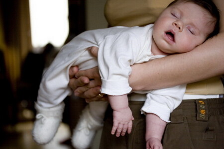 На руках у Мамы...