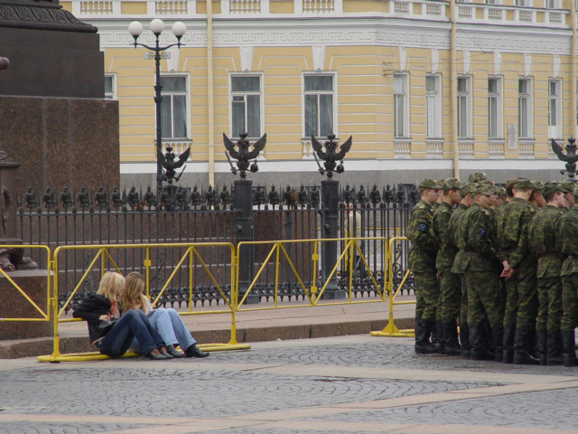&quot;Ну, а девушки? А девушки потом!&quot; или &quot;Вы служите - мы вас подождем...&quot; 