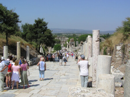 на древней улице