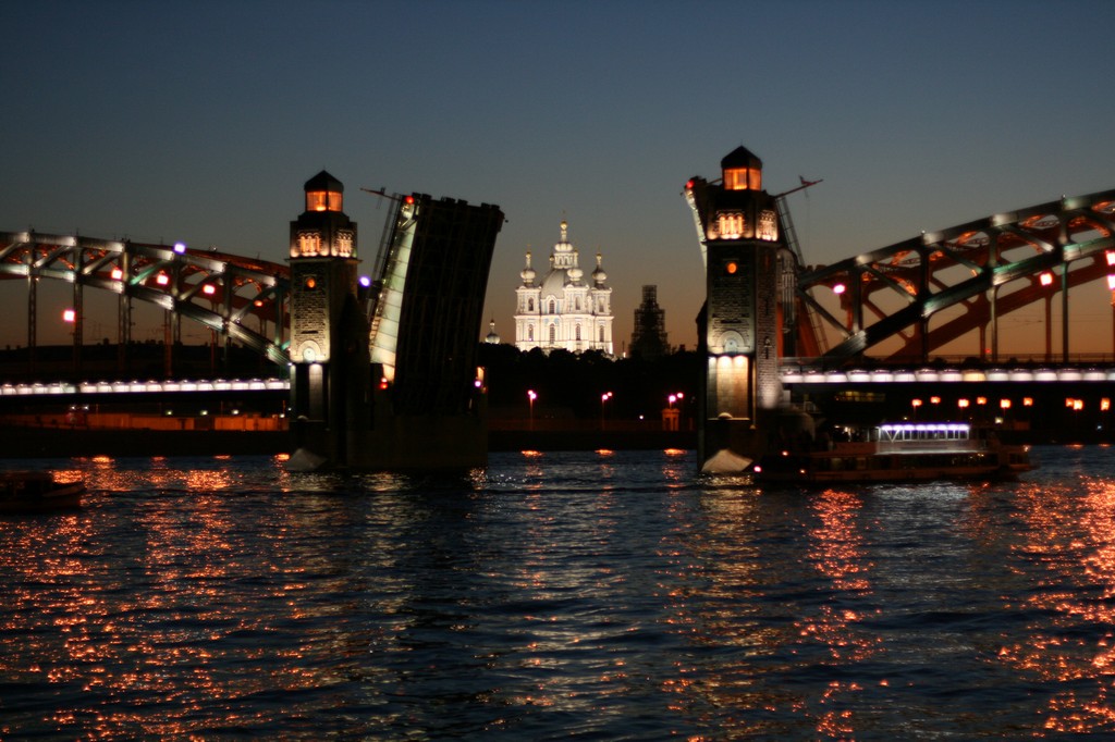Время разведенных мостов