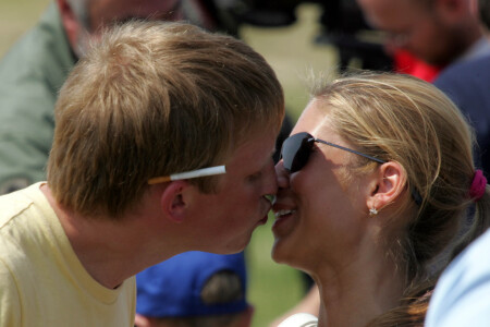 Kiss.....