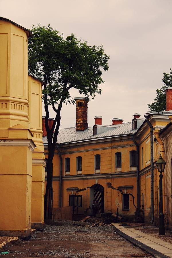 На задворках Питера
