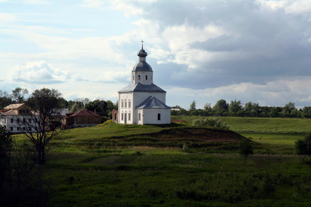 Суздаль. ...перед грозой.
