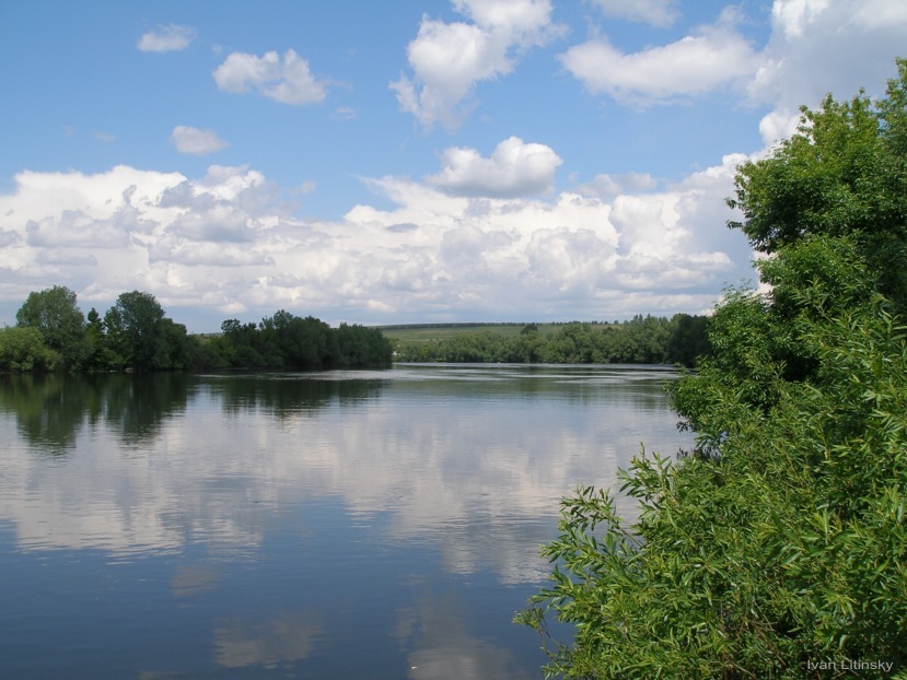Красивая река