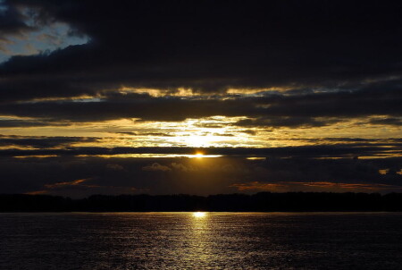 Закат на Волге